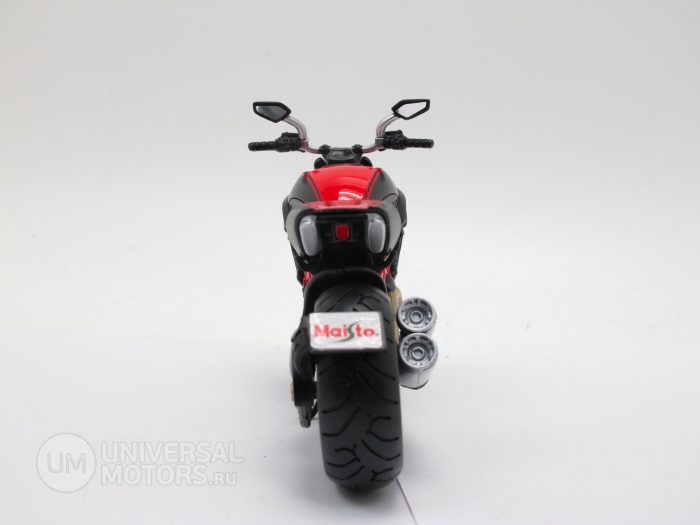 Модель мотоцикла Ducati Diavel Carbon 1:12