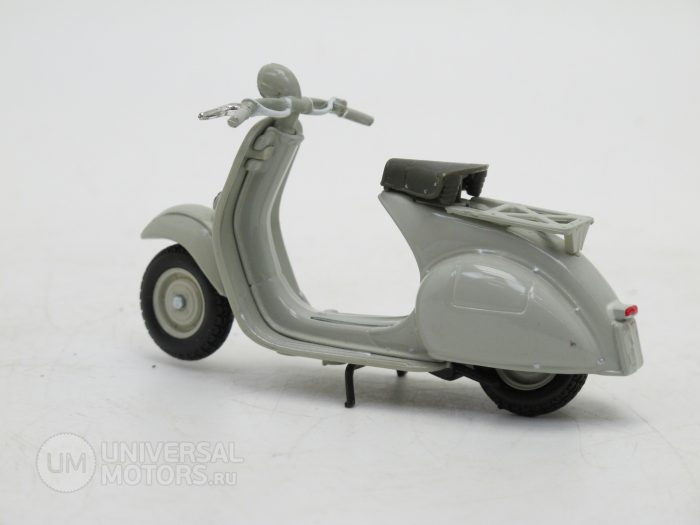 Коллекционная модель скутера VESPA 4